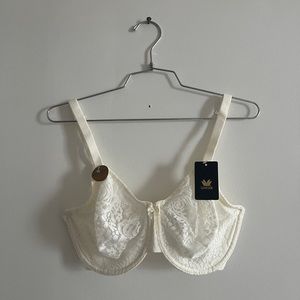 NWT White Unlined Wacoal Bra 34DDD